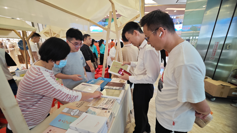 2025.4.22.【工作动态】2025年4月12日上午，中山市地方志办公室联合市档案局、市档案馆参与东区街道书香文化系列活动.jpg